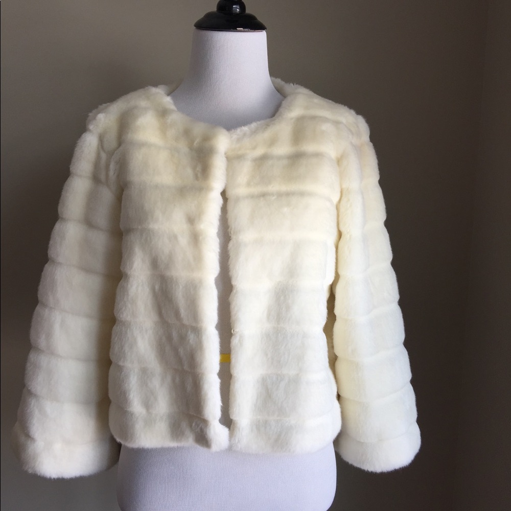 ⭐️⭐️SOLD⭐️⭐️Guess by Marciano faux fur jacket